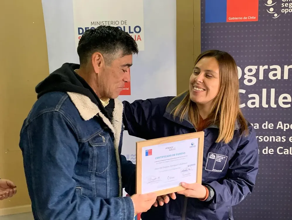 Seremi Nayadeth Ahumada hizo entrega de los diplomas de egreso del Programa Calle